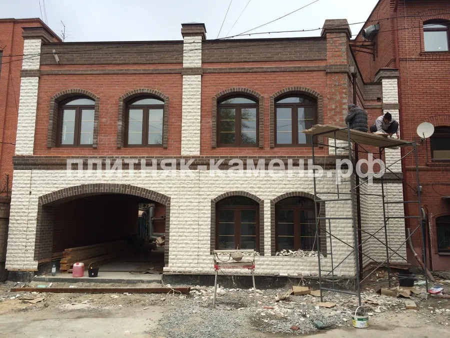 Облицовка здания камнем