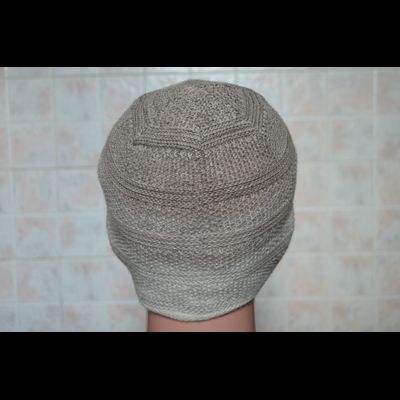 Бежевая мужская шапка Vizio Италия 5650