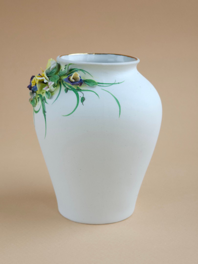 Вазочка с ирисами