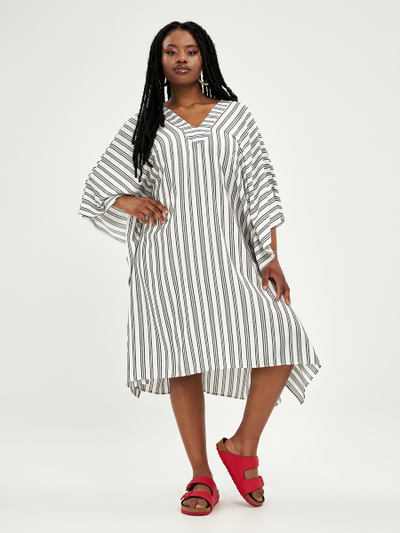 Эффектное летнее платье в полоску