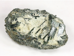 Актинолит в белом тальке, необработанный, дикий образец, Россия, Северный Кавказ, КЧР (51*33*22 мм, 41 г) №37767