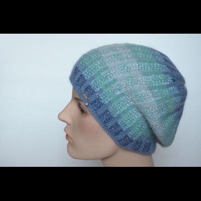 goluboy-zhenskiy-beret-iz-mokhera-i-alpaka-vizio-italiya-6916-b