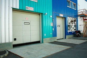Промышленные теплые секционные ворота ALUTECH серии ProTrend толщина 40 мм, ширина 1,75-7,0 м , высота 1,875 - 6,0 м.