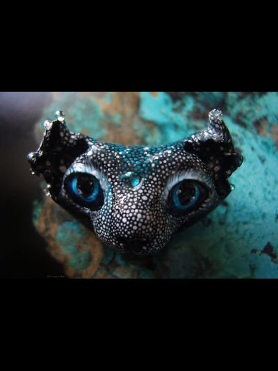 "Подлунный барсокосм", брошь с космическим котом