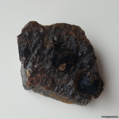 Гетит на кварце. 73*59*26 мм