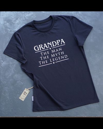 Футболка для любимого дедушки &quot;Grandpa the man the myth the legend&quot; (темно-синий)