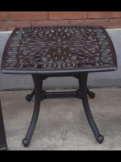 Кофейный столик из литого алюминия Louis