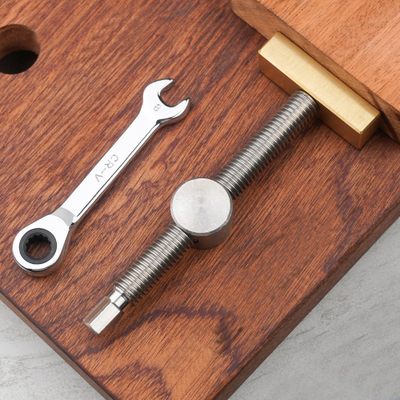 Прижим механический для многофункционального верстака