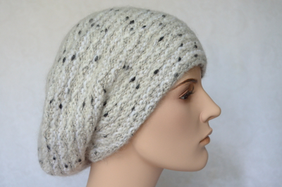 Итальянский вязаный берет из мохера и альпака зима 2022 фото