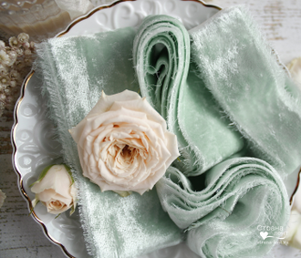 Бархатная лента Mint Shabby Velvet 4 см от производителя "Страна лент"