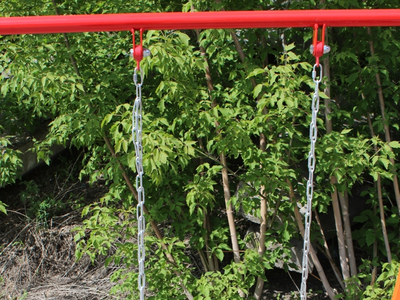 Качель на цепях с подшипниками