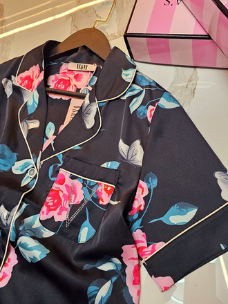 Пижама Виктория Сикрет черная в цветочек