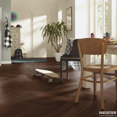 Паркетная доска PS 500 Meister Орех американский лайвли 8044 в интерьере