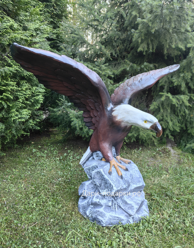 ОРЕЛ гордый на скале  - символ власти, могущества, непобедимости и силы. 115*105*80см  9,5кг  полистоун Россия 14298/016758