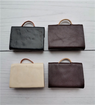 Портфель для кукол и мишек.