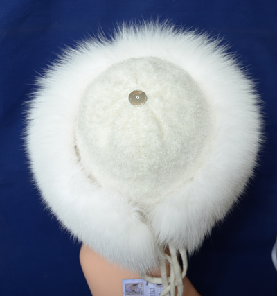 вязаная шапка с мехом песца