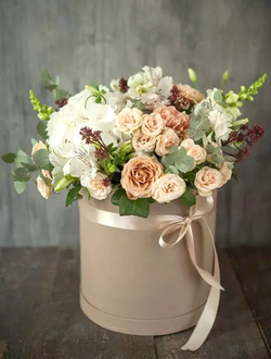 Шляпная коробка в кофейных тонах