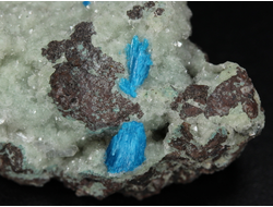 Кавансит, кристаллы на породе, Индия (42*32*21 мм, 31 г) №28636