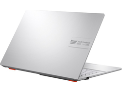 Asus VivoBook E1504GA-WS35 15.6" IPS UHD i3 N305 8Gb,(SSD)256Gb Win Home 11 Серебристый