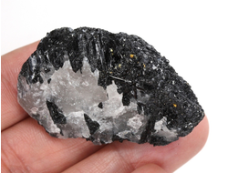 Кварц, черный турмалин (шерл), необработанный образец, Бразилия (50*29*23 мм, 39 г) №38082