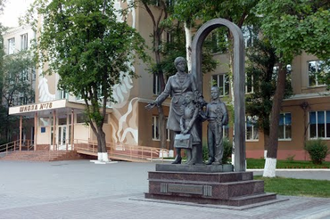 Внутреннее освещение МБОУ школа №78 г. Ростов-на-Дону. Применялись  светильники ЛПО -11 c LED Лампами на 18Вт (120см)