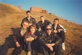 Семь ветров. Откос рядом с 49-м магазином. 9 мая 1997