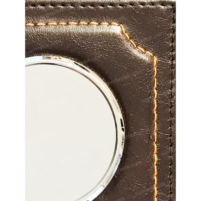 МАТОВАЯ ОБЛОЖКА ИЗ КОЖИ ДЛЯ АВТОДОКУМЕНТОВ В КОМПЛЕКТЕ С ЛИНЗАМИ. ЦВЕТ: ТЁМНО-КОРИЧНЕВЫЙ.