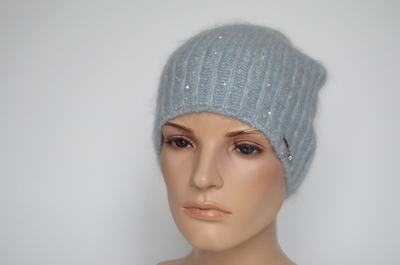 golubaya-vyazanaya-shapka-zimnyaya-vizio-italiya-8070-clo