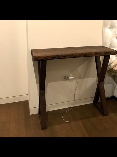 консоль из лиственницы на деревянных ножках