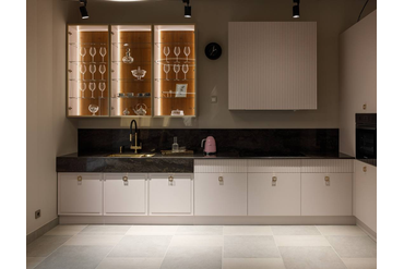 фасады со стеклом в металлическом профиле &amp; 3d декоры