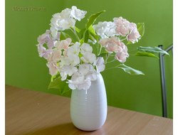 Букет "Бело-розовые гортензии" .