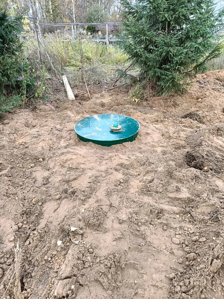 Крышка компактная, не занимает много места на участке