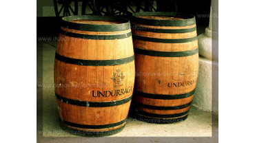 Бочки из дуба для декора 400 литров с покрытием темным лаком