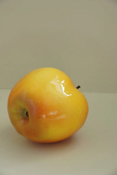 Румяное яблоко (жёлтое)