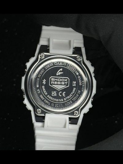 Часы Casio G-Shock DW-B5600SF-7E