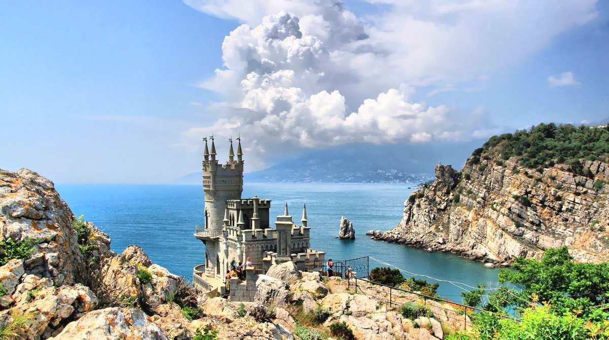 Картинки по запросу Поездки в Крым: безопасно, комфортно и просто