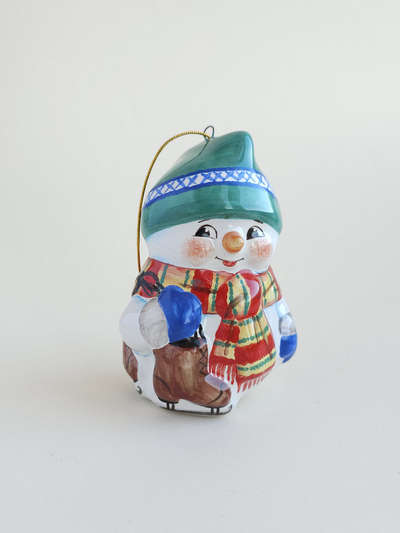 Снеговик с коньками