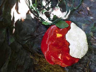 Комплект фэнтези-украшений "Яблочко Белоснежки" (парадное колье и крупные серьги)