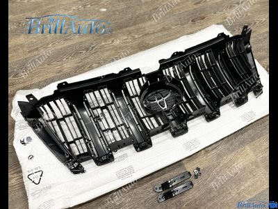 Решетка Toyota Prado 150 2013-2017 с логотипом