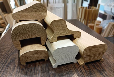 Поручень из дуба 55х45, 60х50, 70х60 монолитный под металлическую пластину