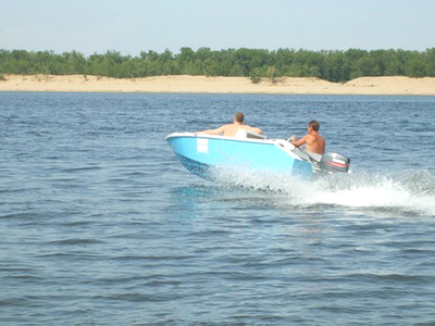 Моторная лодка Север-420