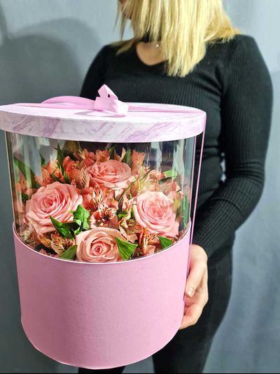 Композиция альсромерия роза и три бабочки №72