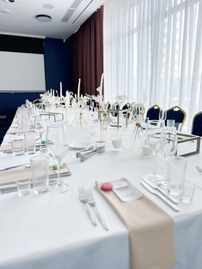 Декор длинного стола "Хилтон"