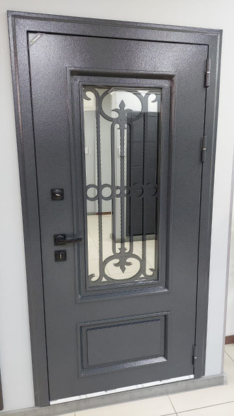 Металлическая входная дверь с ковкой "Виладж" мрамор натуральный