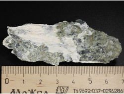 Брусит (немалит), волокнистый брусит, змеевик, коллекционный образец, Россия, КЧР, Урупский район, м-ние. Белые осыпища (68*29*10 мм, 16 г) №29669