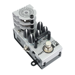 AMT Bricks P-Lead - одноканальный ламповый гитарный преамп (эмуляция Peavey 5150/6505) [без БП]