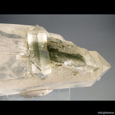 Горный хрусталь с включениями хлорита. Северная Осетия. 55*20*15мм