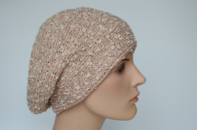 Розовый берет женский осень