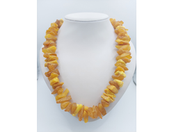 Лечебные бусы из крупного белого янтаря