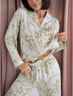 Пижама в стиле известного бренда в цветок